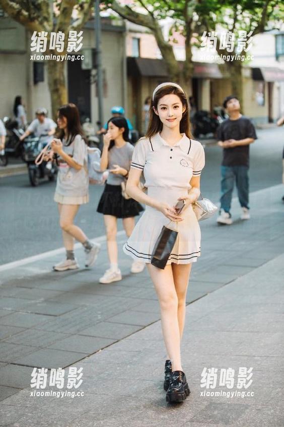 不打烊的免费吃瓜盛宴，17c吃瓜网苹果版视频带你领略娱乐圈趣闻！