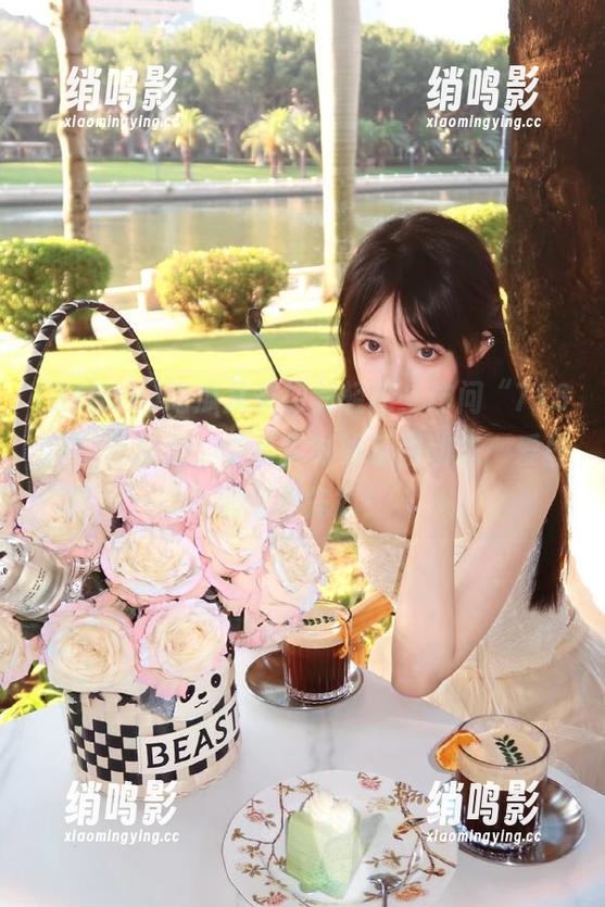吃瓜从未如此轻松，访问“718sx”苹果版，畅享实时娱乐圈动态，爱豆消息抢先知！