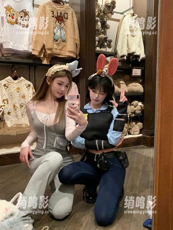 zztt zztt11传送门即刻开启,带你发现吃瓜必备的娱乐圈内幕与鲜为人知的故事!