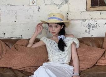 免费收藏吃瓜列表内最新消息，不错过任何爆料