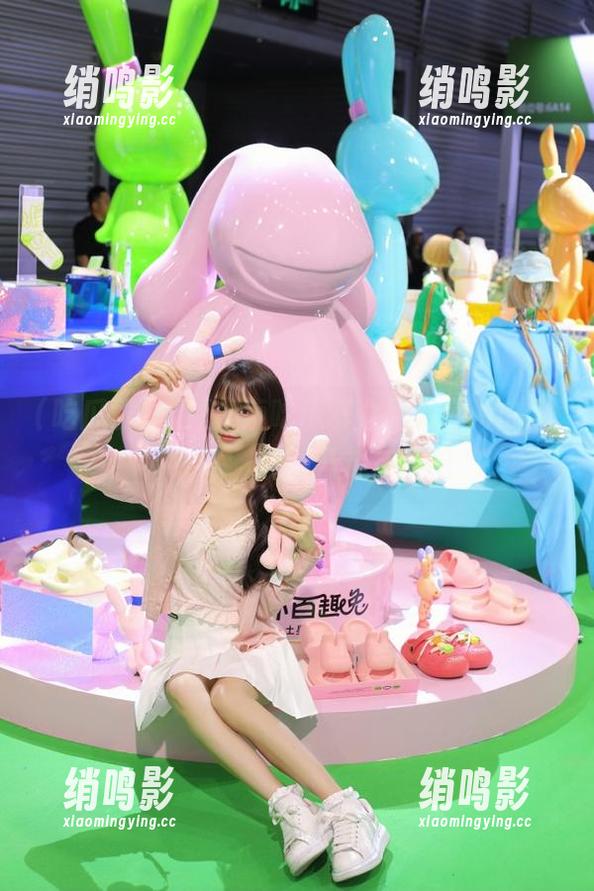 探索吃瓜群众网cgfun的独特线路，畅游八卦传送门