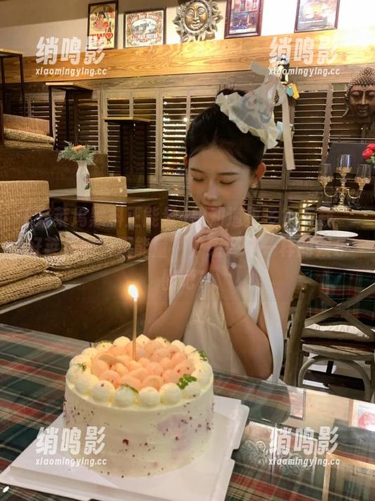 想知道更多？下载“好莱坞黑料正能量”，感受不一样的娱乐圈吧！