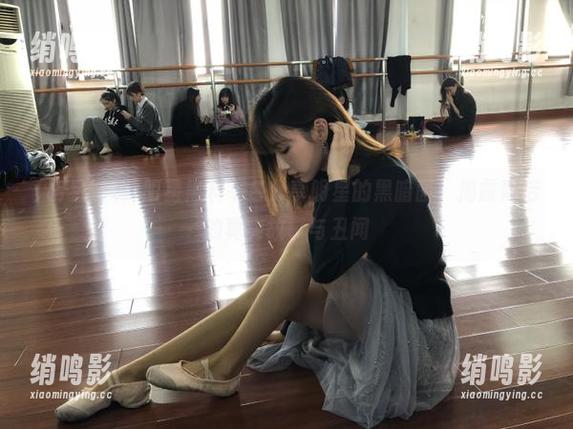 明星黑料平台分享明星的黑暗面，揭露背后的真实故事与丑闻