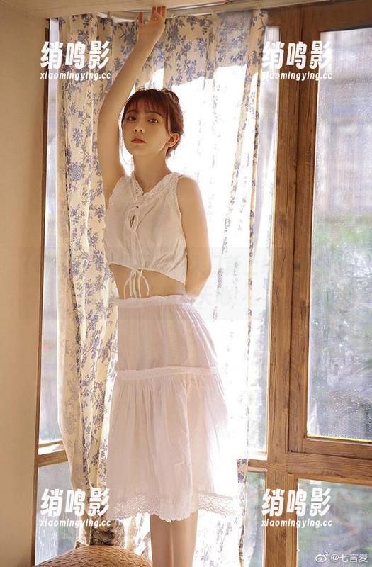 明星黑料入口新上线，女生们的吃瓜新天地！