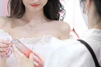 抖音爆料黑料网全面分享，带你吃遍最劲爆的网络瓜文章